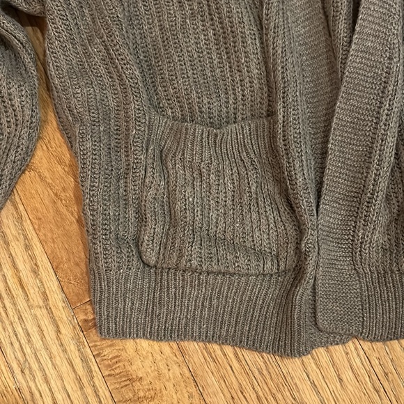 Shein sweater size small. Like new condition - Picture 4 of 5